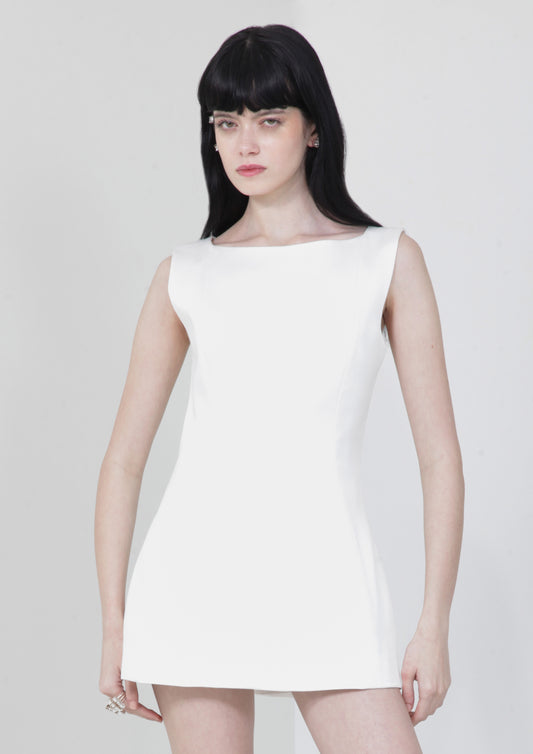 TOP COM BASQUE COM DECOTE CANOA