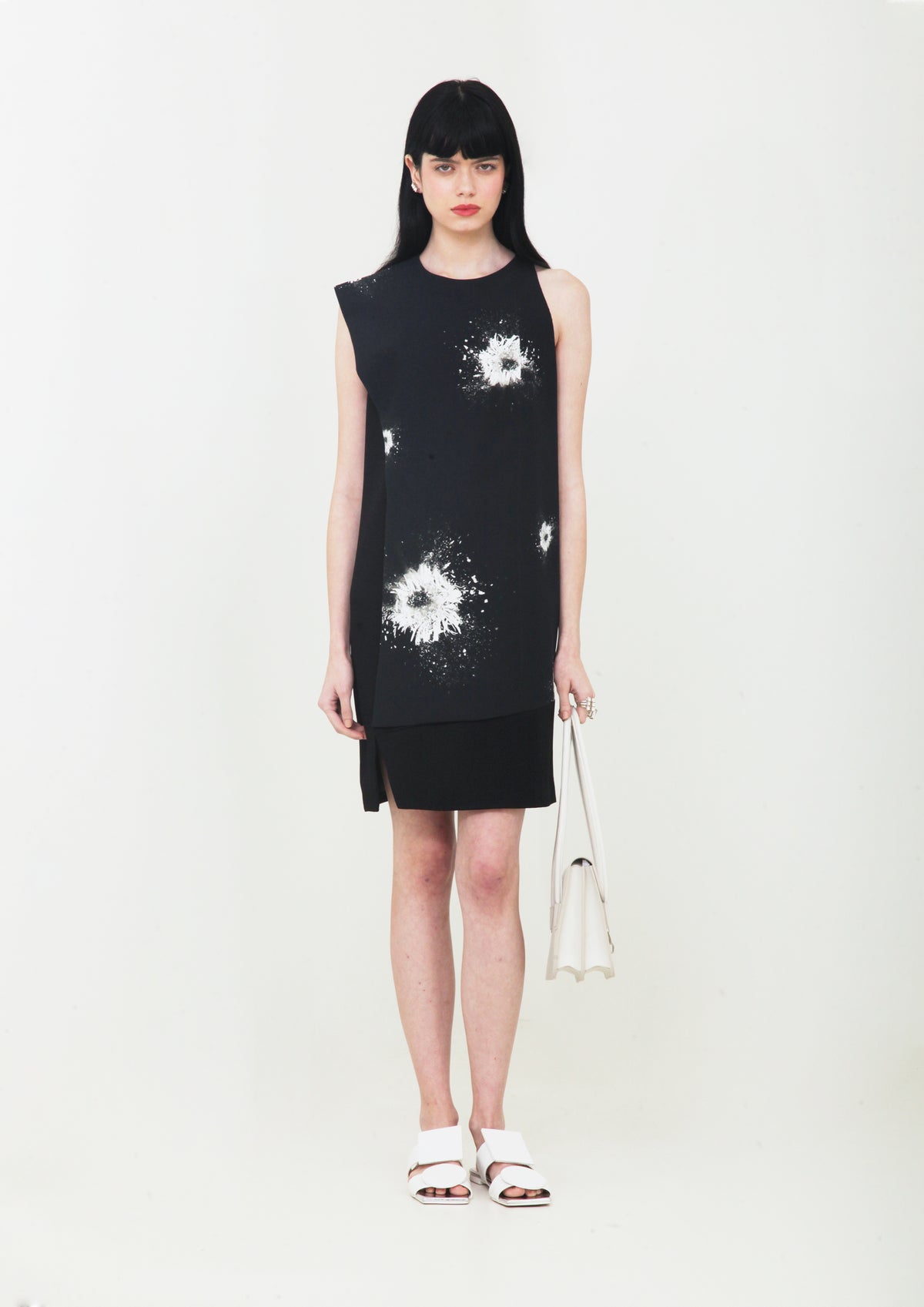 TÚNICA CURTA ESTAMPADA COM RECORTES