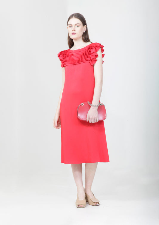 VESTIDO CURTO COM PREGUEADOS