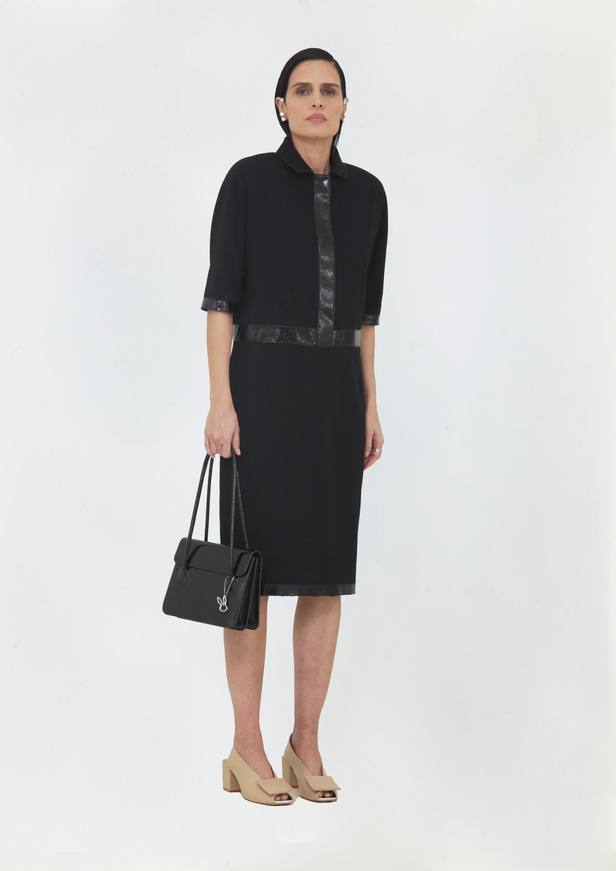 VESTIDO POLO COM VIÉS EM VERNIZ