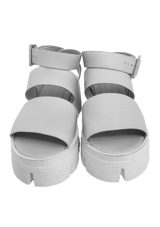 SANDÁLIA PLATAFORMA COM FIVELA FORRADA