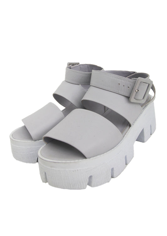 SANDÁLIA PLATAFORMA COM FIVELA FORRADA