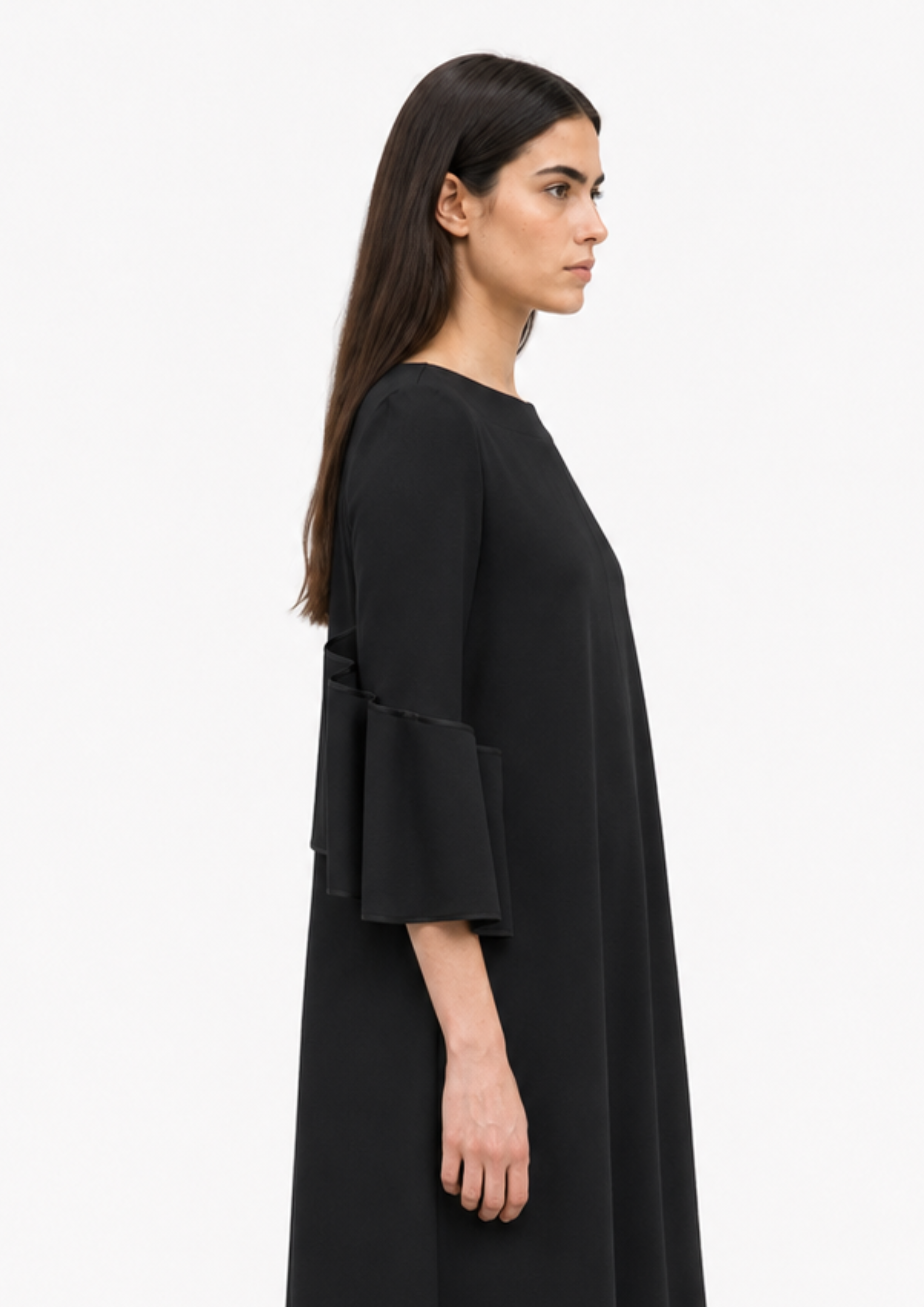 VESTIDO DETALHE NAS MANGAS