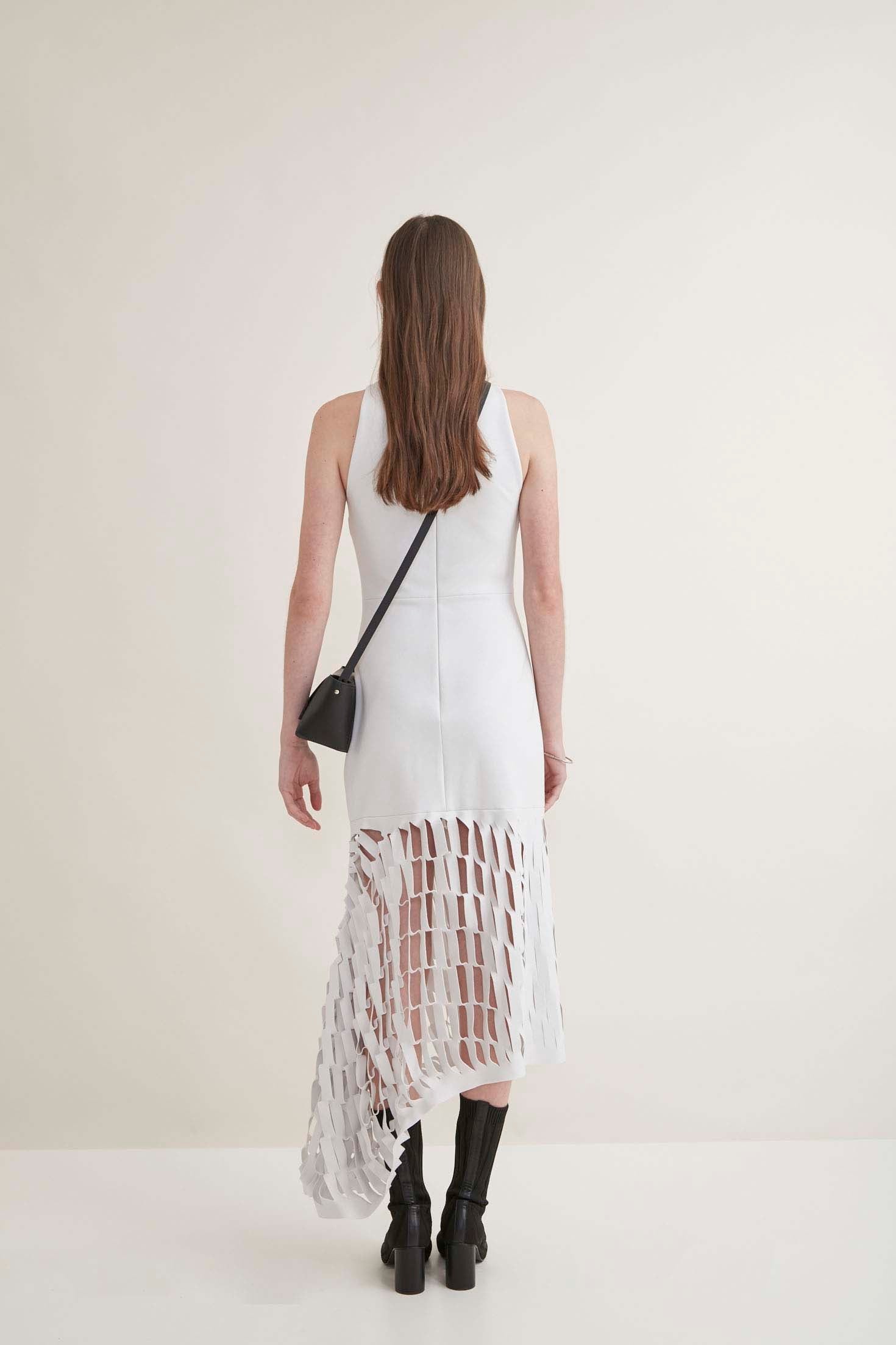 VESTIDO GOLA V COM BARRA TRABALHADA