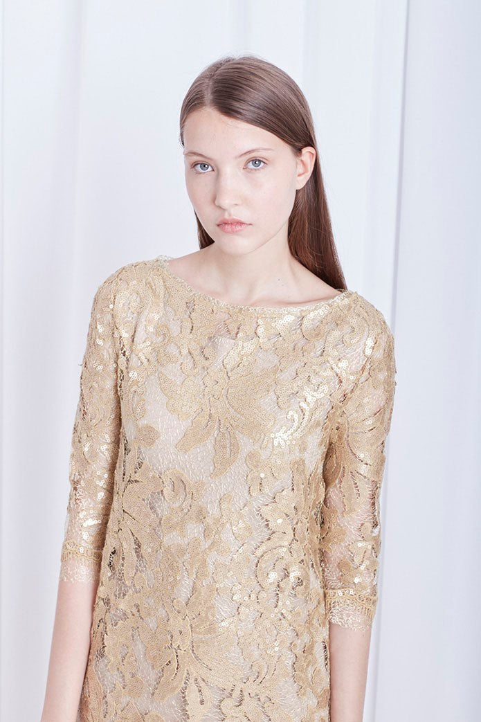 VESTIDO CURTO COM RENDA