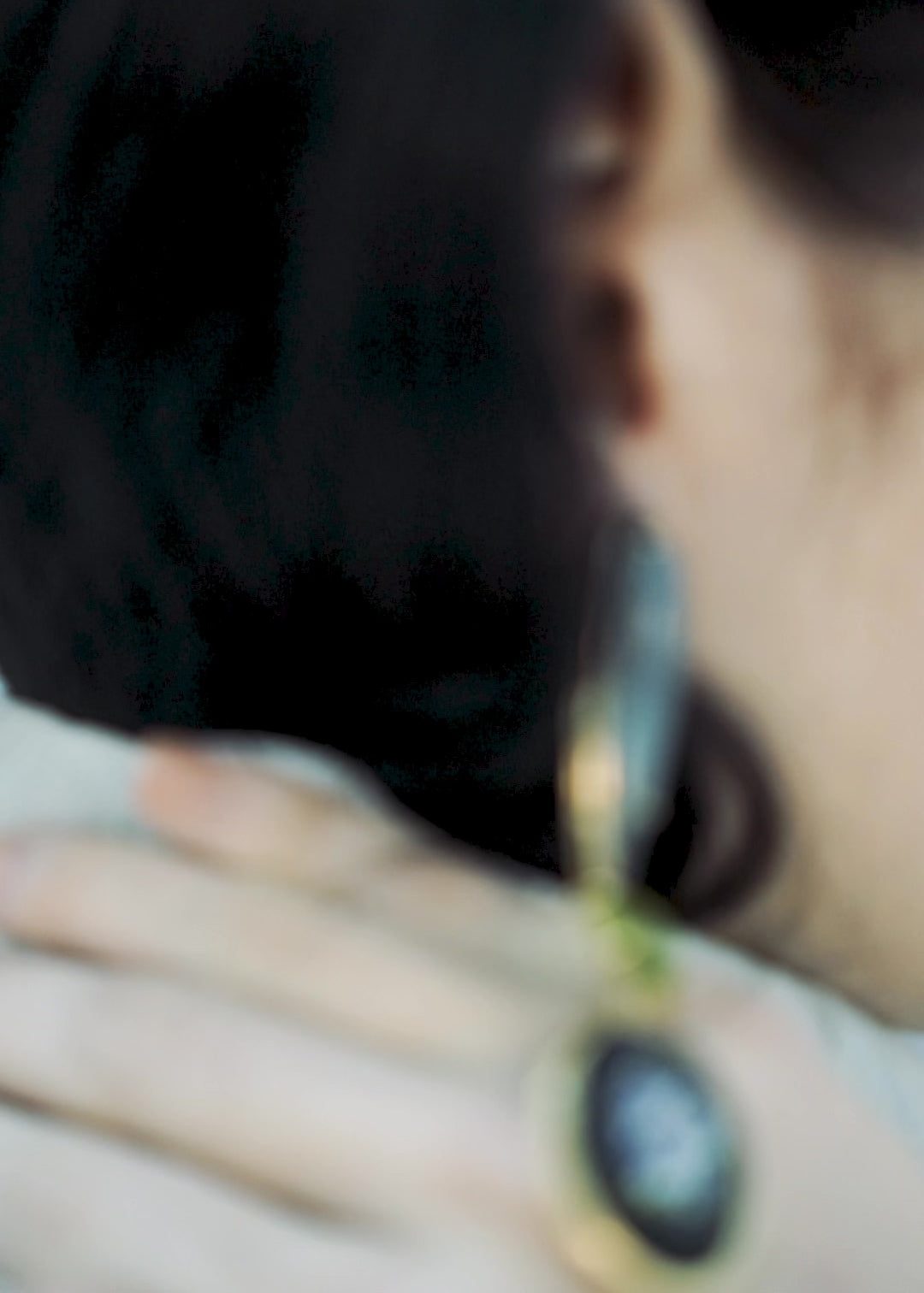 VESTIDO LONGO DE RENDA E BORDADOS