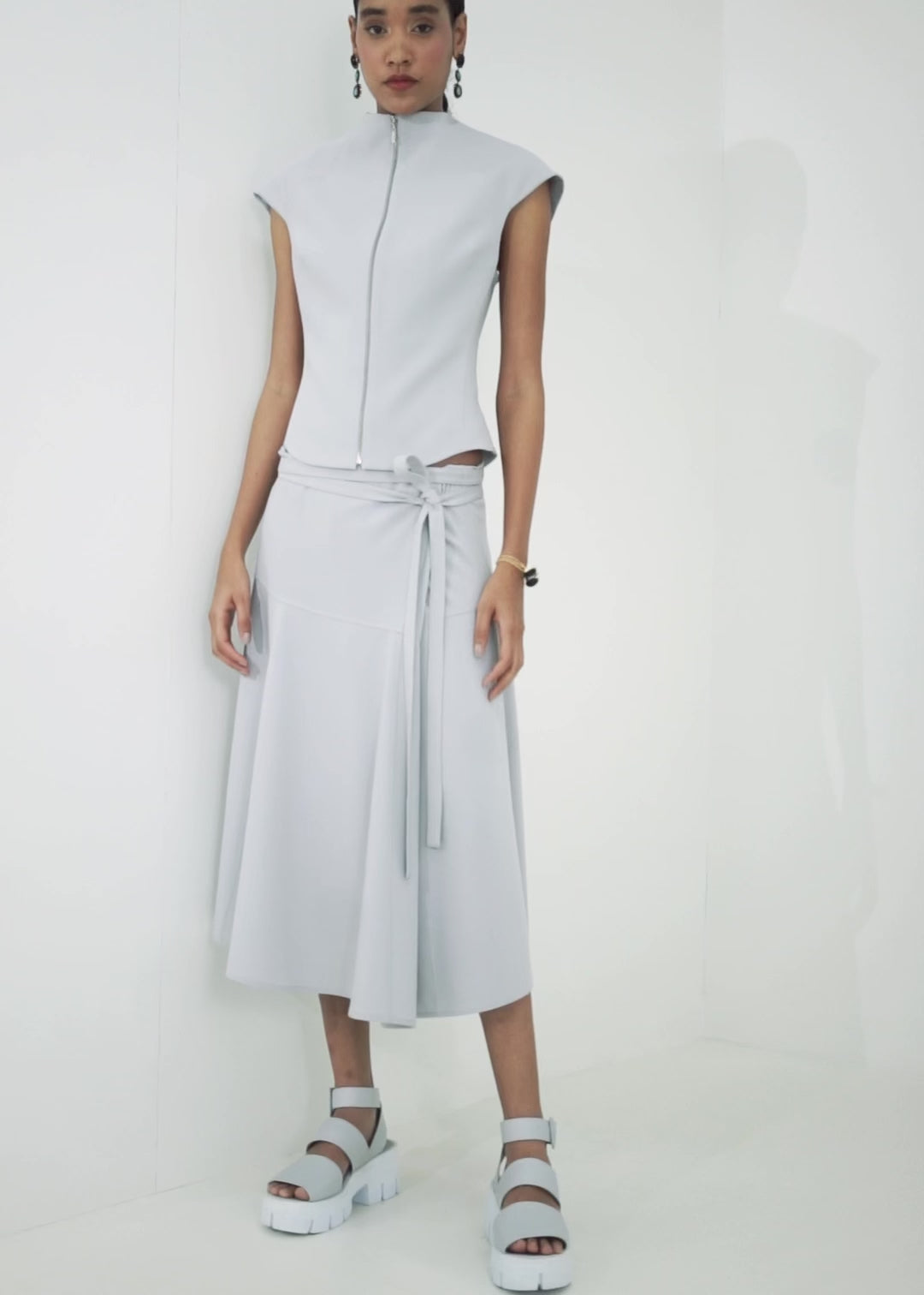 TOP VAZADO NAS COSTAS