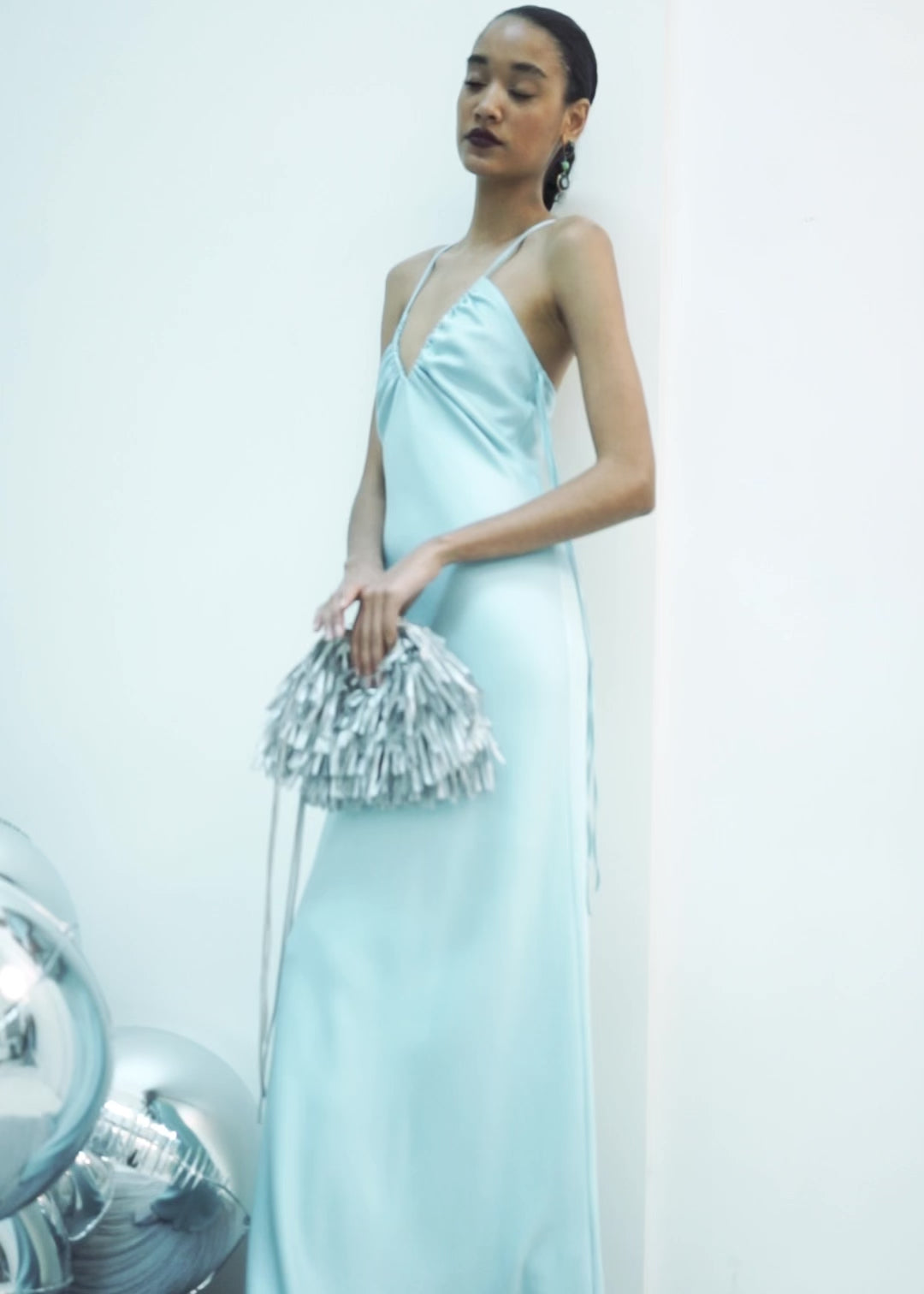 VESTIDO DE FESTA FRANZIDO NO DECOTE