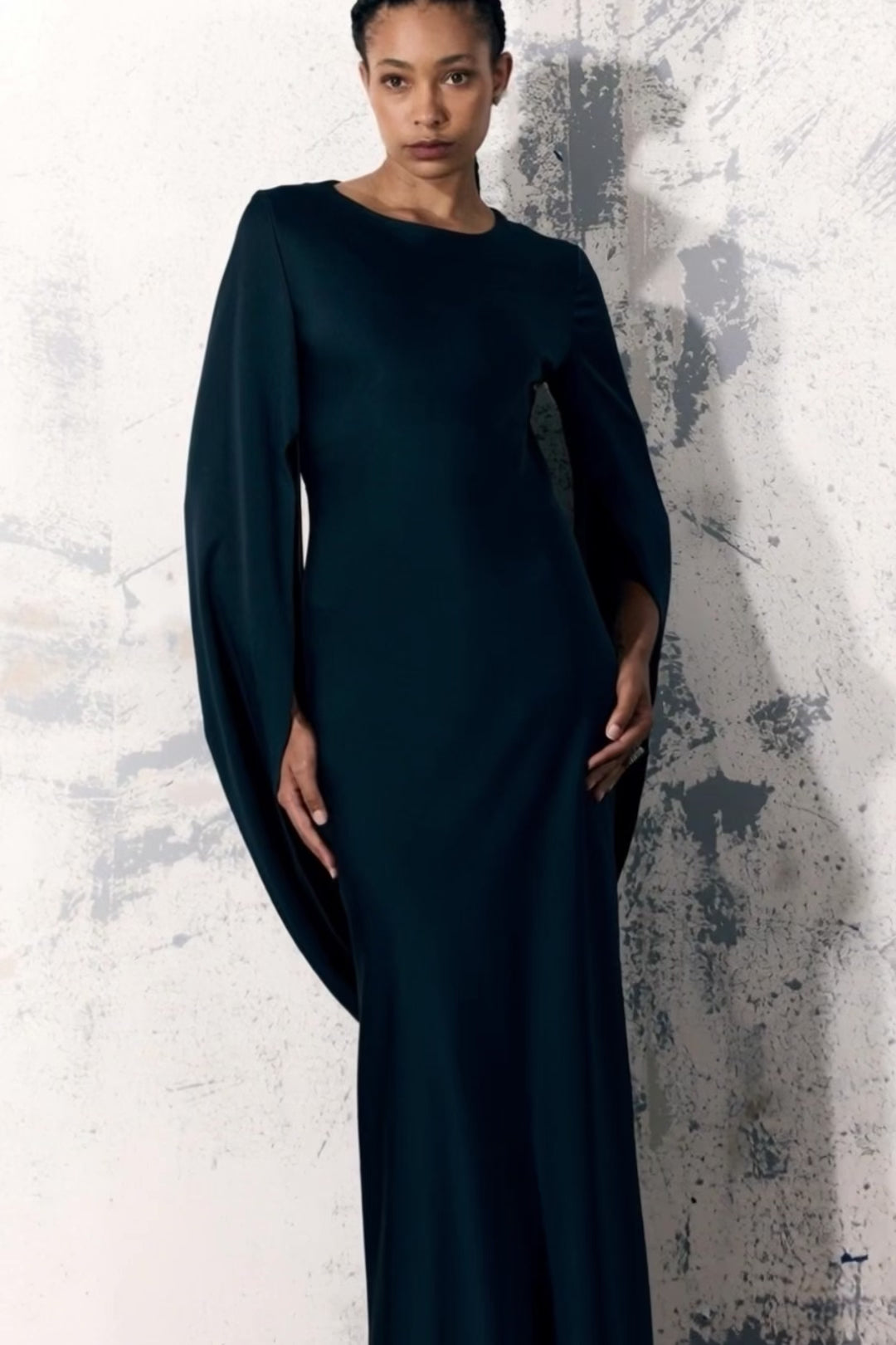 VESTIDO COM MANGA MEDIEVAL