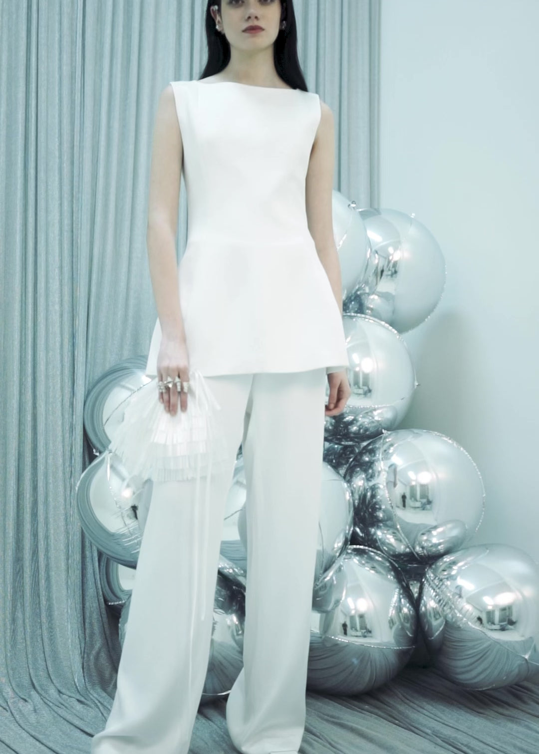 TOP COM BASQUE COM DECOTE CANOA