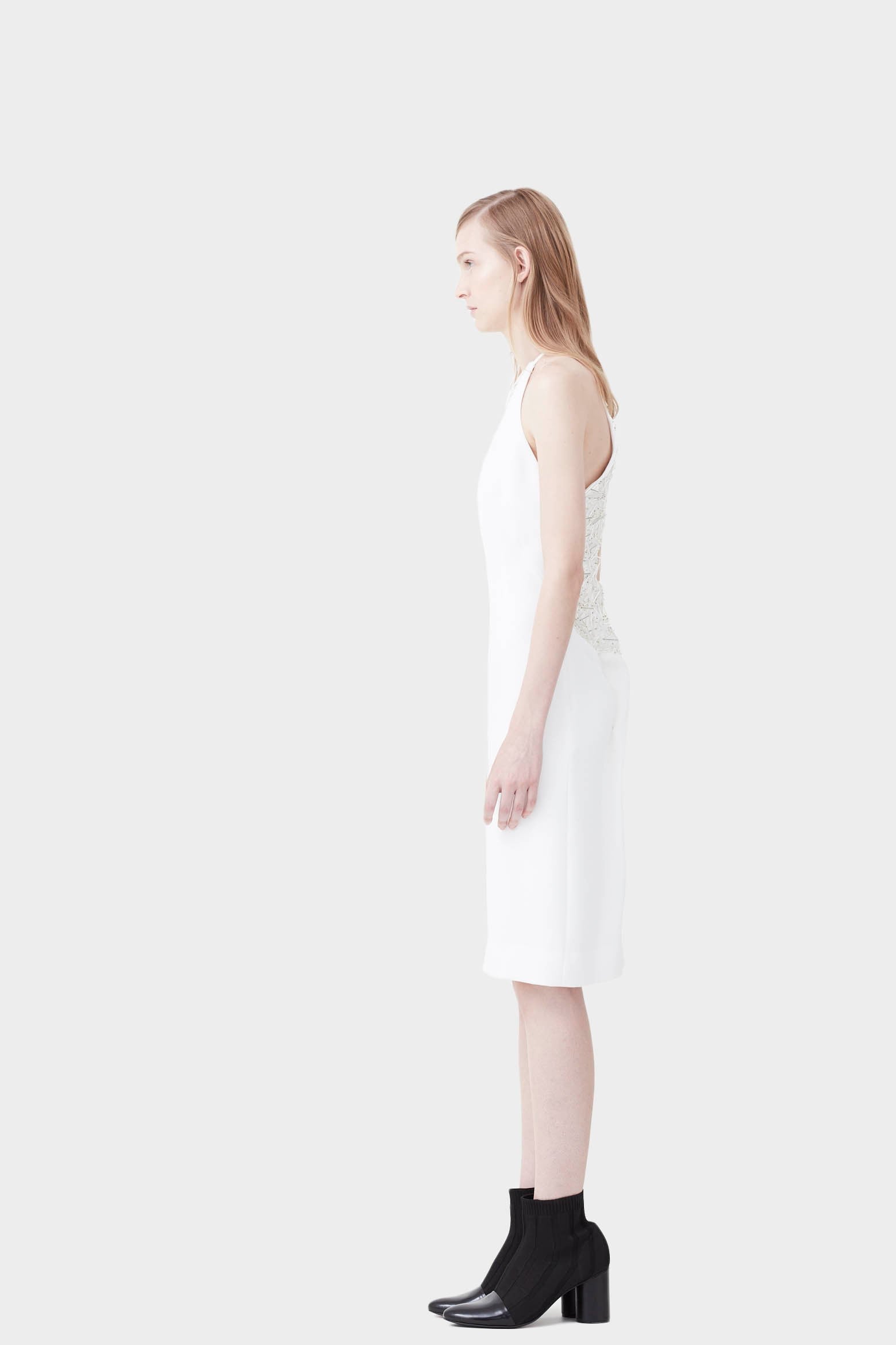 VESTIDO CURTO BORDADOS CANUTILHOS