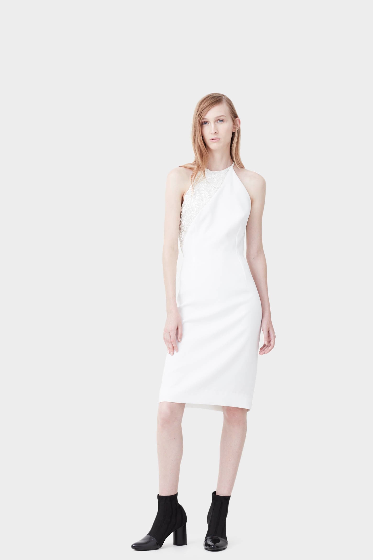 VESTIDO CURTO BORDADOS CANUTILHOS