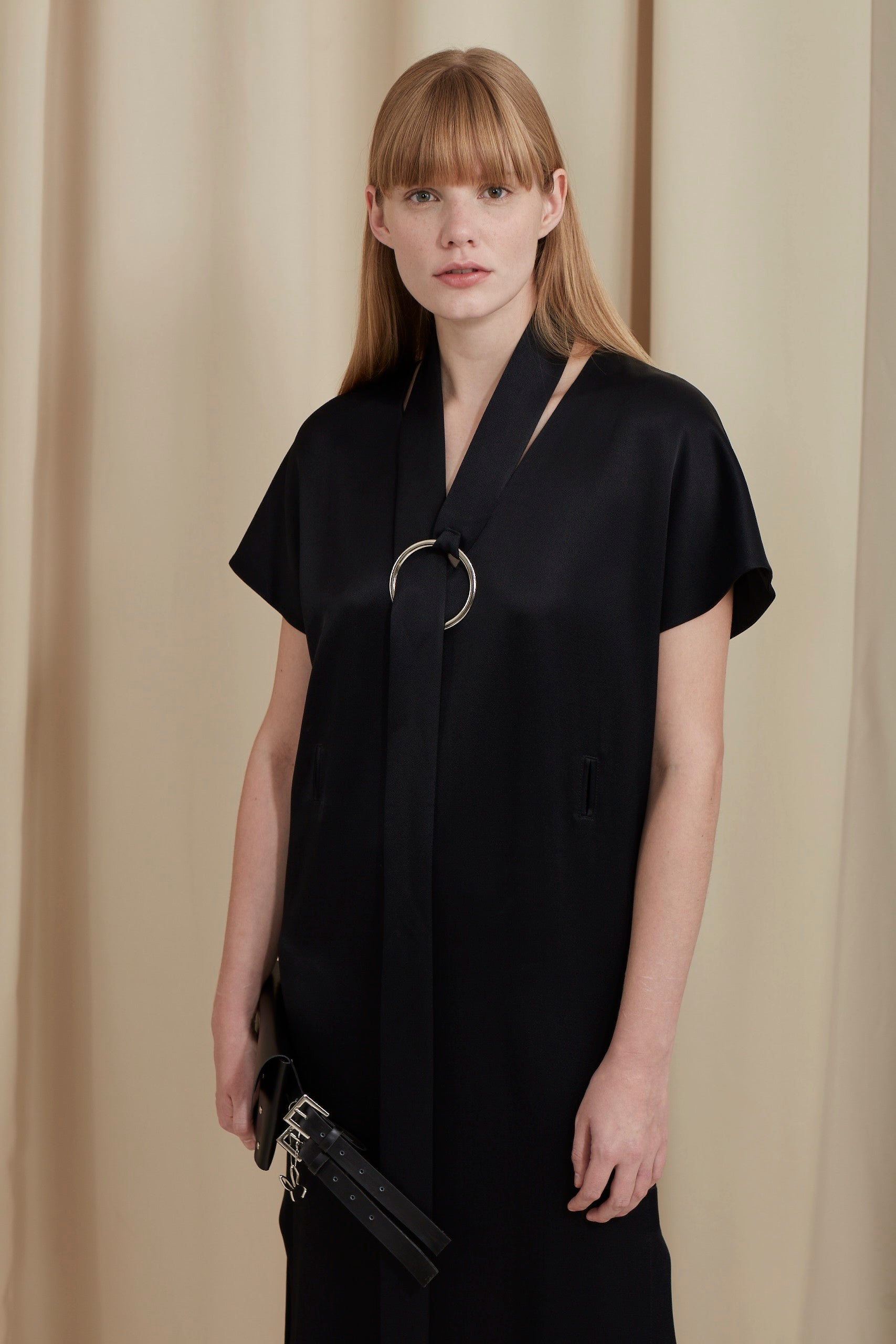 VESTIDO LONGO FAIXA NA CINTURA